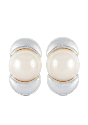 Nina Ricci 1990s pre-owned faux-pearl earrings - White