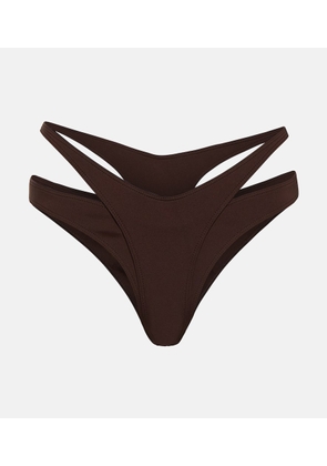 https://cdn-images.milanstyle.com/fit-in/295x420/filters:quality(100)/filters:fill(white)/spree/images/attachments/016/810/504/original/mugler-layered-cutout-bikini-bottoms-mytheresa-photo.jpg