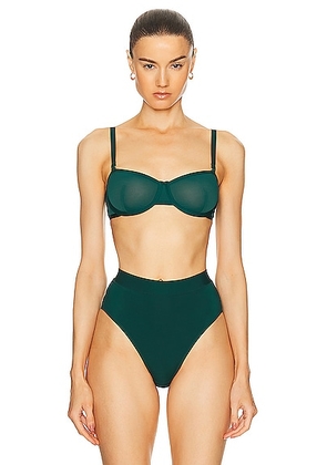 https://cdn-images.milanstyle.com/fit-in/295x420/filters:quality(100)/filters:fill(white)/spree/images/attachments/017/019/589/original/cuup-mesh-balconette-bra-in-serpentine-dark-green-size-36b-also-in-32c-36c-32d-34d-36d-38b-38c-38d-fwrd-photo.jpg