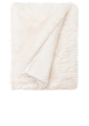 UGG Home Carissa Throw in White.