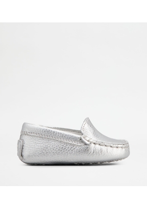 Tod's - Junior Gommino Driving shoes in Leather, SILVER, 16 - Junior Shoes