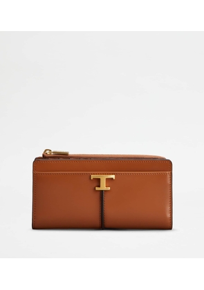 Tod's - T Timeless Wallet in Leather, BROWN,  - Wallets