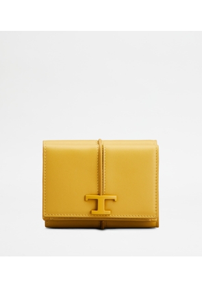 Tod's - T Timeless Wallet in Leather, YELLOW,  - Wallets