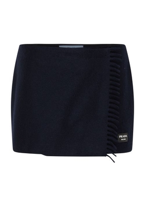 Short cashmere skirt