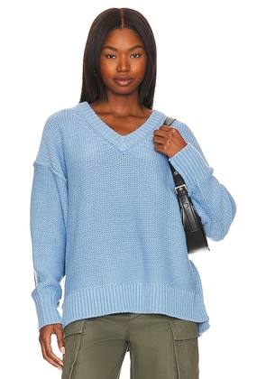 Free People Alli V-neck Sweater in Baby Blue. Size M, S.