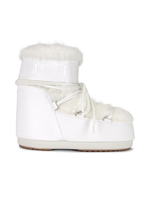 MOON BOOT in Optical White in White. Size 39/41.