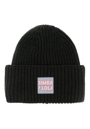 Bimba y Lola logo-patch ribbed-knit beanie - Black