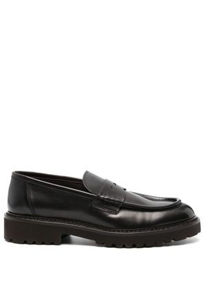 Doucal's almond-toe leather loafers - Brown