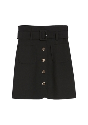 Short skirt