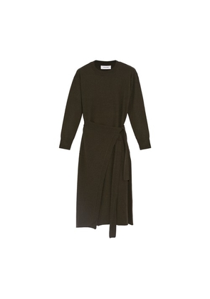 Knitted dress with belted waist