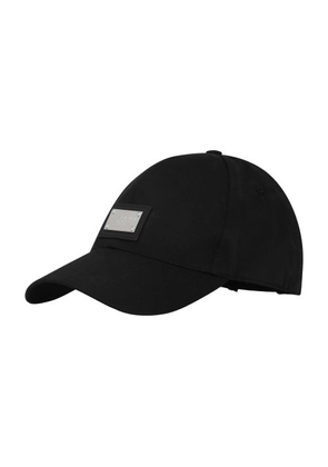 Cotton baseball cap with logo tag