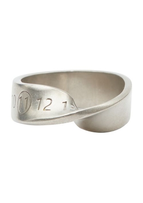 Logo twisted number ring