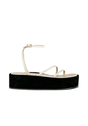 Song of Style Sophie Flatform Sandal in White. Size 7.