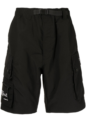 izzue belted-waist shorts - Black