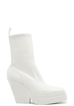 GIA BORGHINI Texan Ankle Boot in Ivory - Ivory. Size 41 (also in ).