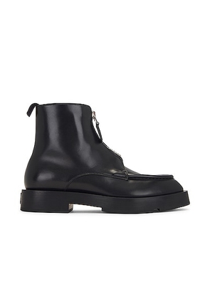 Givenchy Squared Zip Ankle Boot in Black - Black. Size 40 (also in ).
