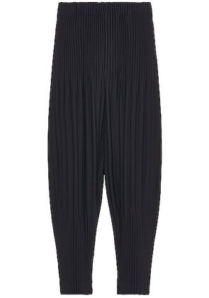 Homme Plisse Issey Miyake Basics Relaxed Pant in Navy - Navy. Size 2 (also in 3).