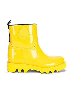 Moncler Ginette Rain Boot in Yellow - Yellow. Size 36 (also in ).