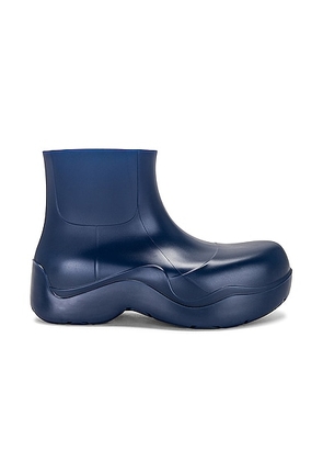 Bottega Veneta Puddle Ankle Boot in Cruise - Navy. Size 41 (also in 42, 43, 44, 45).