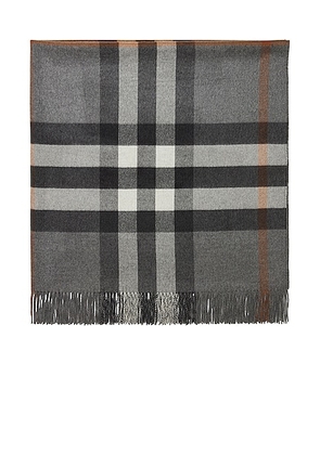 Burberry Half Mega Check Solid Cashmere Blanket in Grey - Grey. Size all.