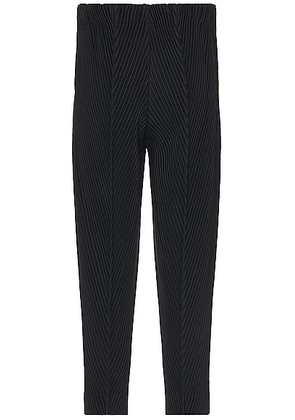 Homme Plisse Issey Miyake Pleats Pants in Black - Black. Size 2 (also in 3).