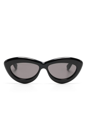 LOEWE EYEWEAR logo-plaque tinted sunglasses - Black