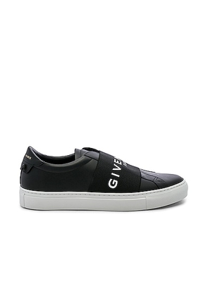 Givenchy Urban Street Elastic Sneakers in Black & White - Black. Size 41 (also in ).