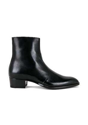 Saint Laurent Wyatt Western Zipped Boot in Noir - Black. Size 43 (also in 41, 42, 44, 45).
