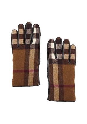 Burberry Gabriel Icon Stripe Gloves in Birch Brown - Brown. Size 8 (also in 8.5).