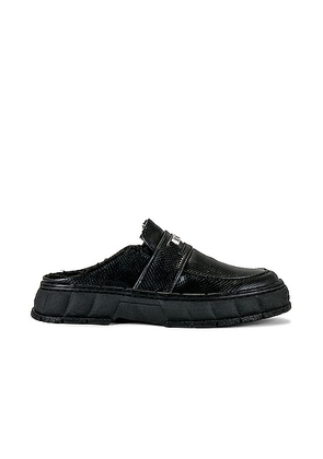 Viron Loafer in Black - Black. Size 40 (also in 43, 44, 45).