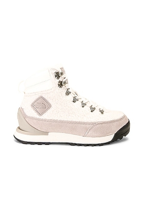 The North Face Back To Berkeley Iv High Pile Boot in Gardenia White & Silver Grey - Grey. Size 10 (also in 11, 5, 6, 7).