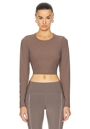 Beyond Yoga Power Beyond Lite Cardio Cropped Pullover Top in Dune - Taupe. Size L (also in M, S, XS).