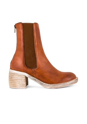 Free People Essential Chelsea Boot in Brown. Size 36.5, 37, 37.5, 38, 39.5, 40.