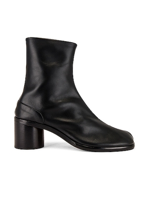 Maison Margiela Tabi Ankle in Black - Black. Size 43 (also in 41, 42, 44).