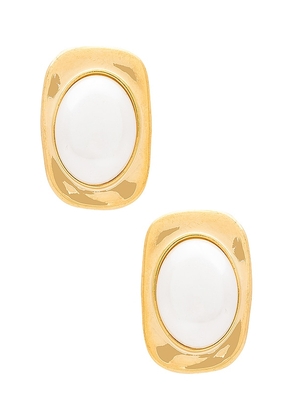 Amber Sceats Pearl Earrings in Metallic Gold.