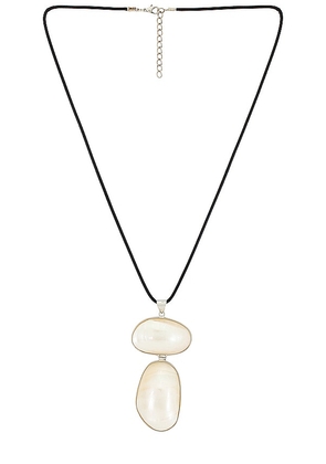 Amber Sceats Pendant Necklace in Ivory.