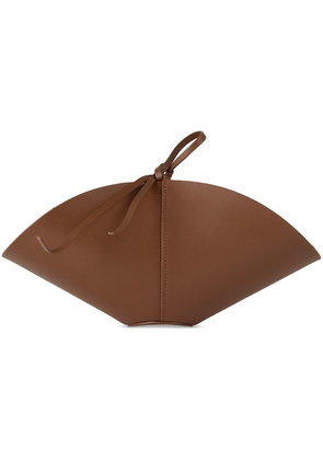 Los Objetos Decorativos Brown Leather Canasta Catchall Basket