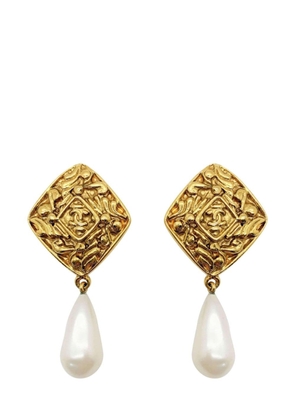 CHANEL Pre-Owned Chanel pearl lozenge CC drop earrings 1980s - Gold