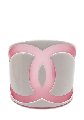 CHANEL Pre-Owned Vintage Chanel Pink Cut Out Oversize CC Cuff 2001 - White