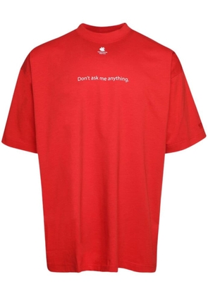 VETEMENTS x Apple slogan-print cotton T-shirt - Red
