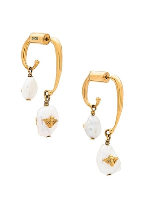 dior Dior Pearl Earrings in Gold - Metallic Gold. Size all.