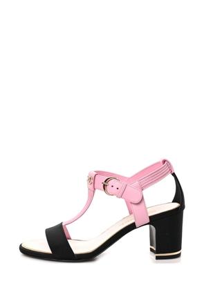 CHANEL Pre-Owned CC-plaque caged sandals - Pink