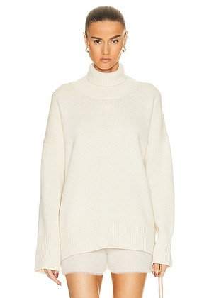 Chloe Cashmere Turtleneck Sweater in White Powder - Cream. Size M (also in ).