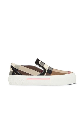 Burberry Curt Check Slip On Sneaker in Birch Brown Ip Chk - Brown. Size 40 (also in ).