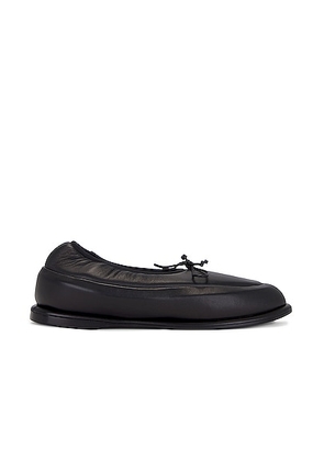 JACQUEMUS Les Chaussures Pilou in Black - Black. Size 41 (also in 42, 43, 45).