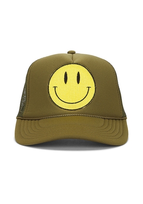 Friday Feelin Smiley Hat in Olive.