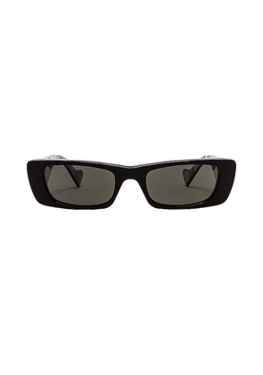 Gucci Fluo Rectangular Sunglasses in Black.