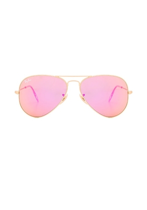 Ray-Ban Aviator Flash Lenses in Pink.