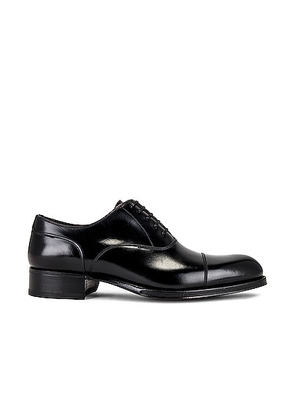 TOM FORD Edgar Lace Up Dress Shoe in Black - Black. Size 8 (also in 10).