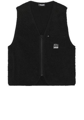 Pleasures Infinite Sherpa Fleece Reversible Vest in Black - Black. Size L (also in M, S, XL/1X).